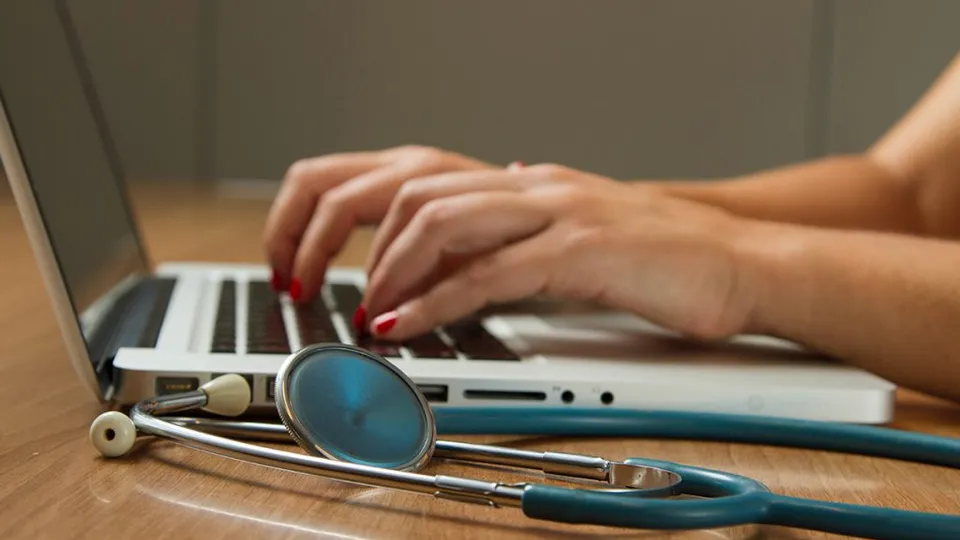 Stethoscope Laptop