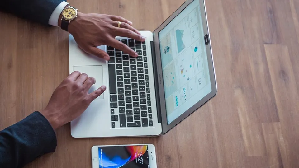 Laptop hands graphs