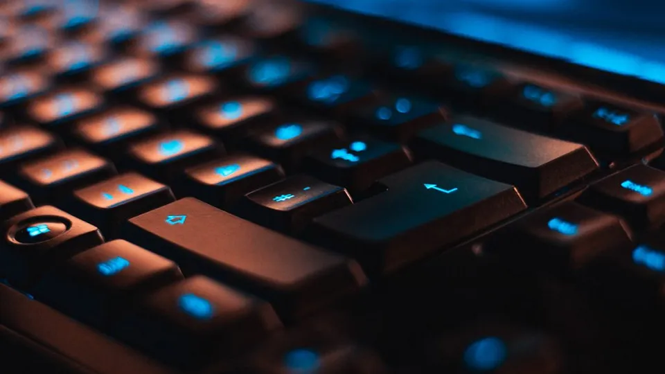 keyboard black blue light